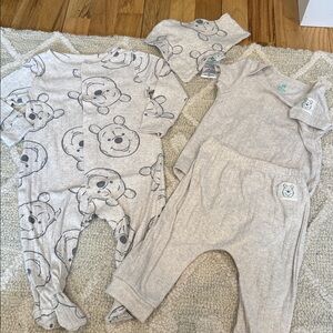 Disney Winnie the Pooh two outfit set with bib